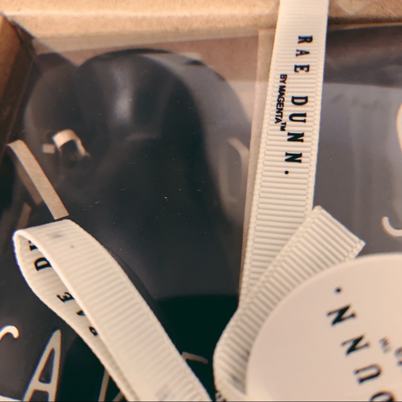 Rae Dunn New Black Sake Pitcher with 2 sip cups - Picture 8 of 8